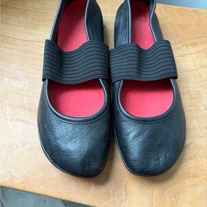 Camper Right Nina Black Leather Ballet Flats 39